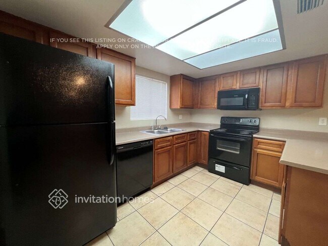 Building Photo - 5626 N 71st Ave