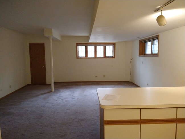 Foto del edificio - 1229 W Roscoe St