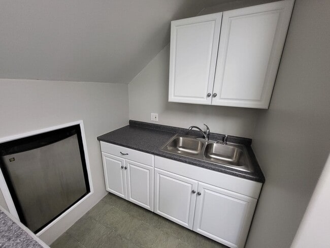 Foto del edificio - Studio loft next to UCO campus with deck and fenced yard