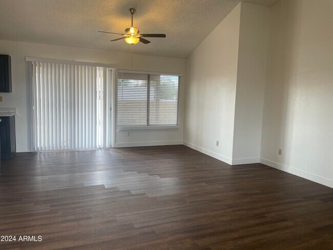 Foto del edificio - 10614 N 72nd Ave