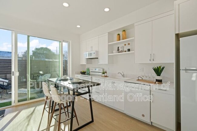 Photo - 725 SE 78th Ave Townhome