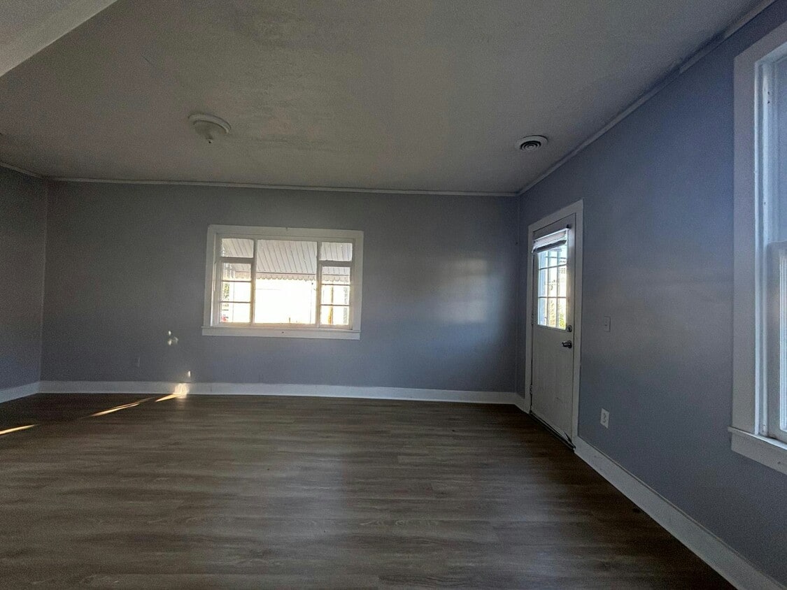 Primary Photo - 209 Staunton St