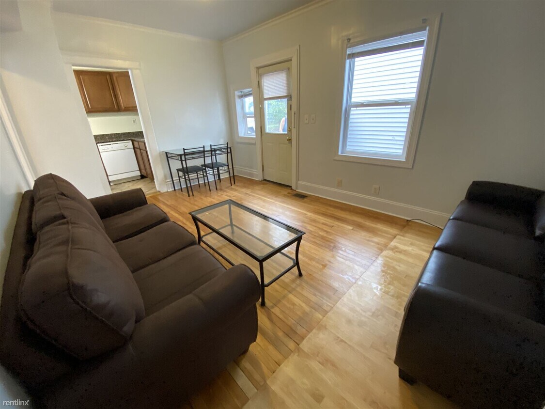 Foto principal - 2 br, 1 bath Duplex - 208 N 1st St Apt 1 # 1