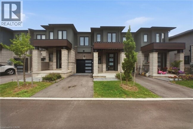 Building Photo - 155 Equestrian Way