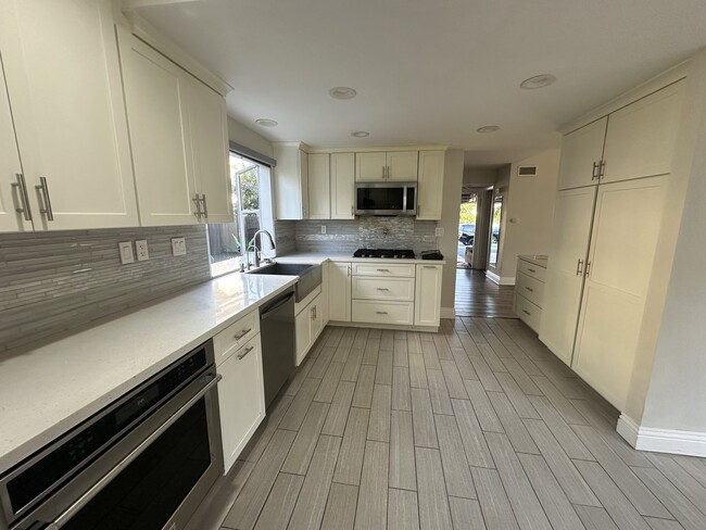 Building Photo - 14824 Gable Ridge Rd