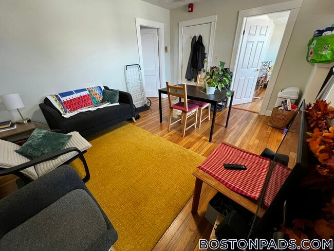 Building Photo - 402 Highland Ave