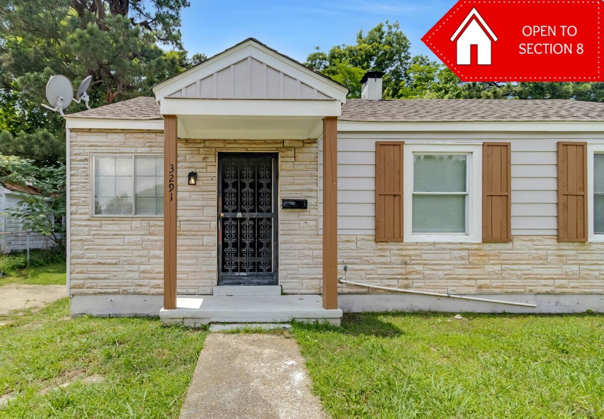 Foto principal - Charming 3 bedroom 1 bath home - OPEN TO S...