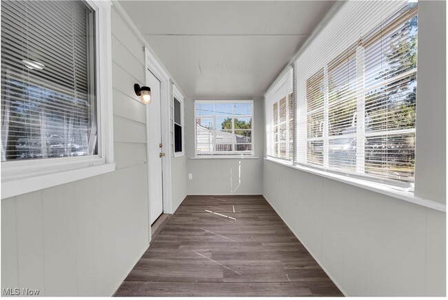 Building Photo - 25520 Briardale Ave