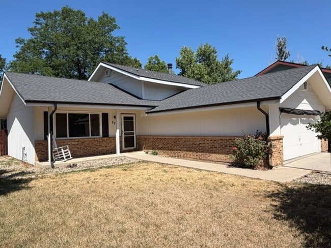 Building Photo - 2737 Sagebrush Dr