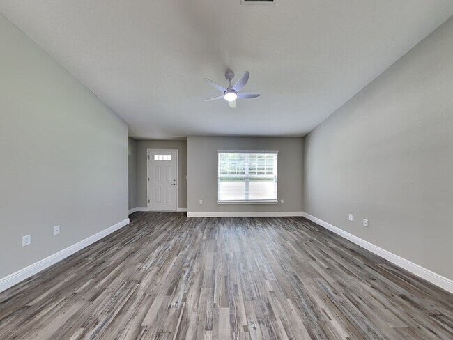 Foto del edificio - 2415 W Devon Dr