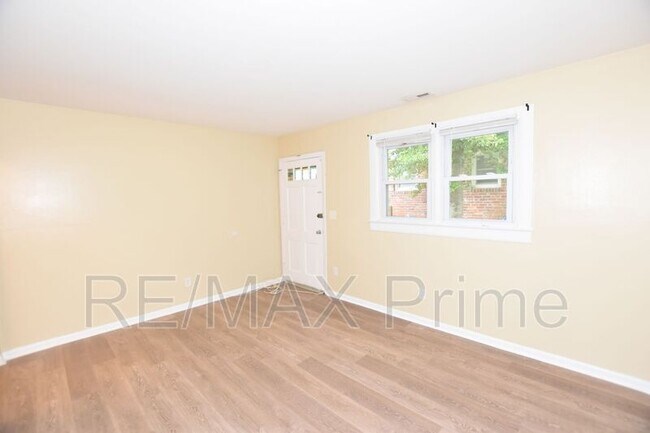 Building Photo - 9220 Rippard Ave