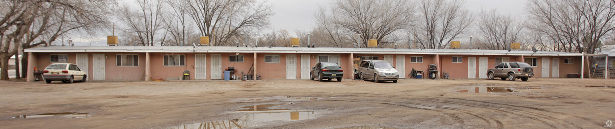 Building Photo - 1112 Isleta Blvd SW