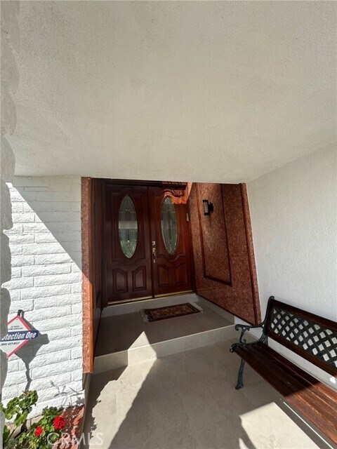 Foto del edificio - 1734 N Yurok St