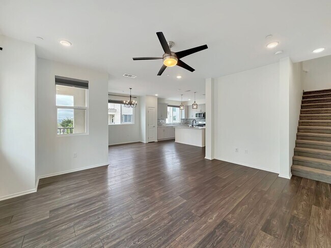 Building Photo - Great 3B/2.5BA Townhome in Otay Mesa!