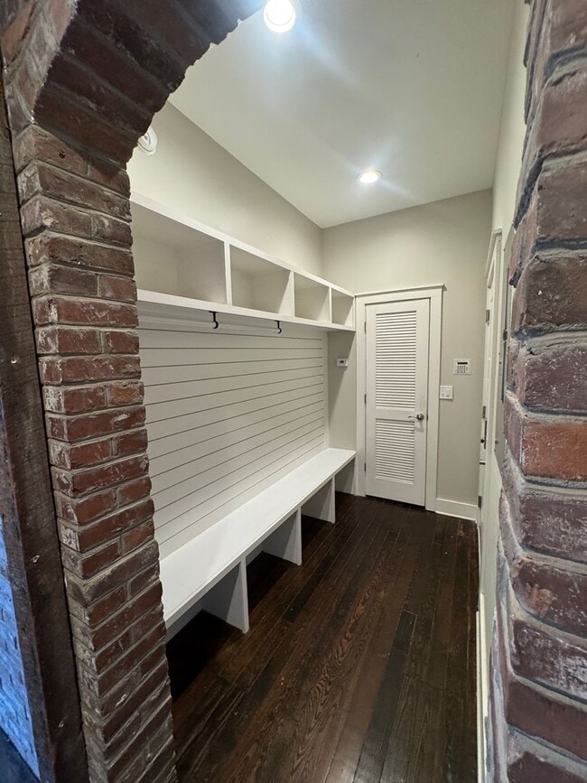 Foto del edificio - 201 E Fifth St