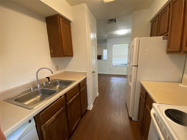 Building Photo - 8704 Schick Rd