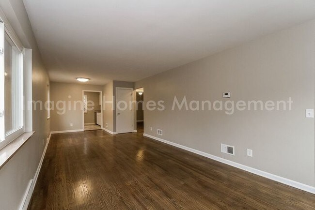 Building Photo - 3508 Linwood Ave