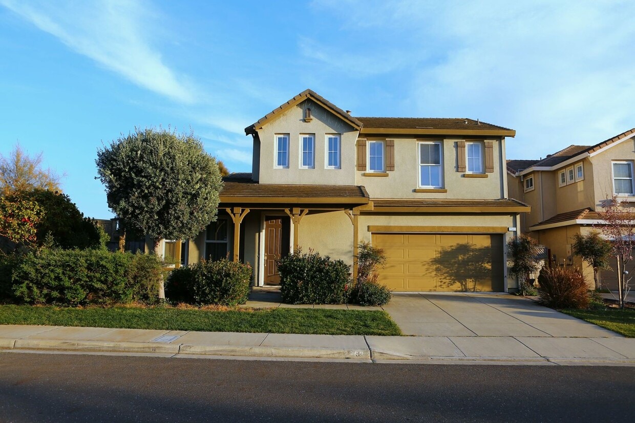 Primary Photo - EDEN SHORES SPACIOUS DESIRABLE HOME AVAILA...