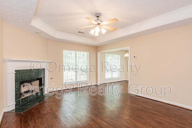 Building Photo - 826 Heather Dr
