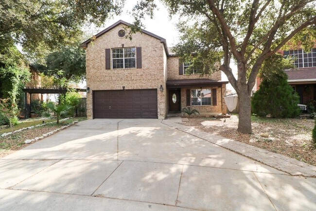 Building Photo - 915 Palafox Dr