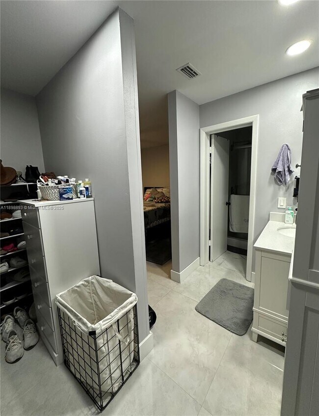 Building Photo - 3355 NW 47th Ave