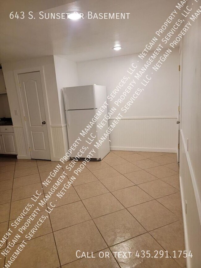 Foto del edificio - 2 Bedroom 1 Bath Basement Apartment