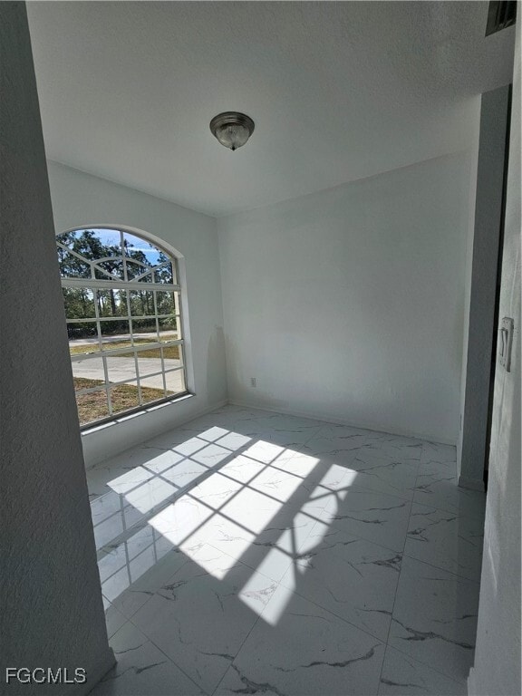 Foto del edificio - 1127 Croquet St E