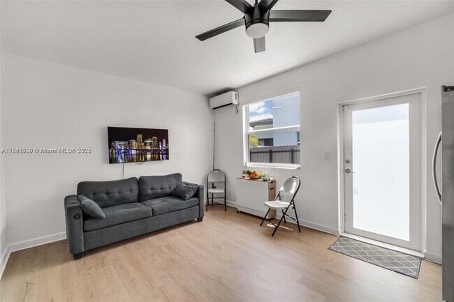 Foto del edificio - 18430 SW 136th Ct
