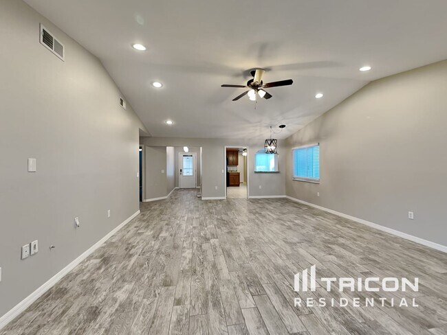 Foto del edificio - 4005 Cypress Landing S