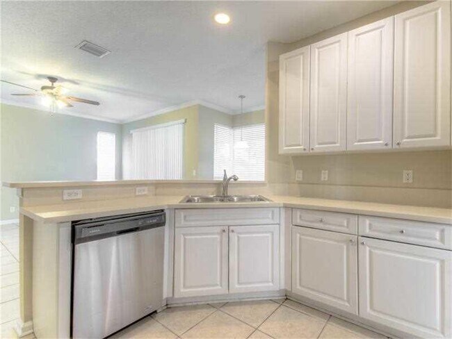 Building Photo - 6967 Spider Lily Ln