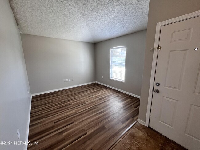 Building Photo - 5328 Beatle Ct