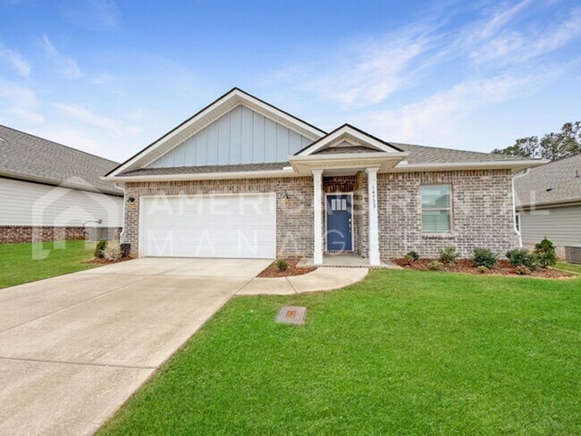 Building Photo - DEPOSIT PENDING! Single-Level Living in At...