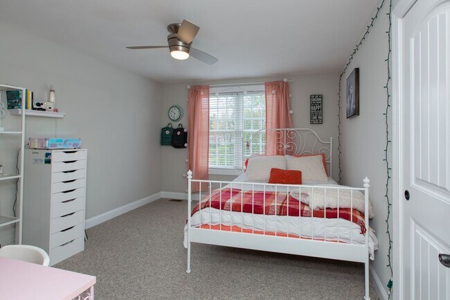 Foto del edificio - 301 Glen Forest Dr