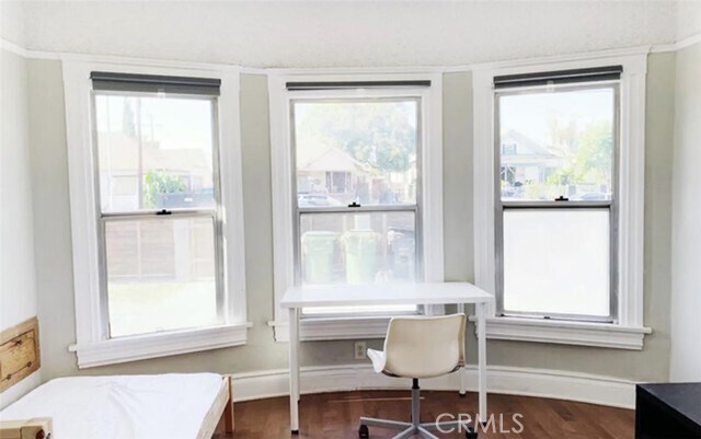 Foto del edificio - 1356 W 30th St