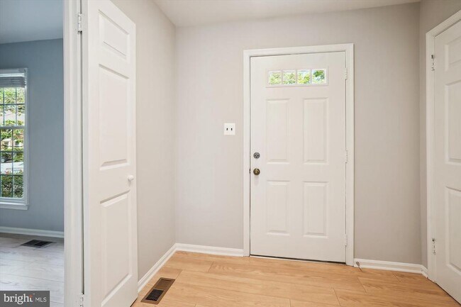 Foto del edificio - 8021 Bethelen Woods Ln