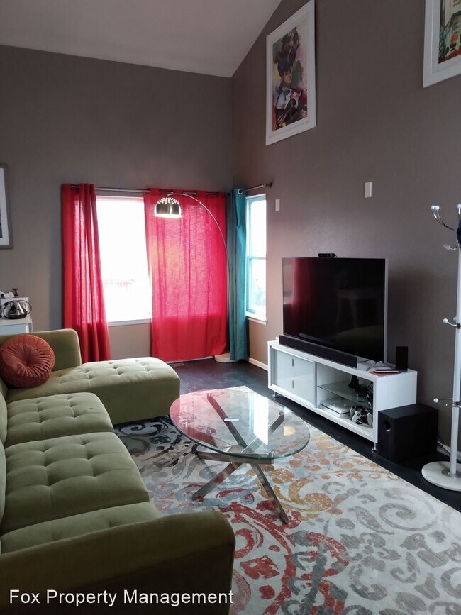 Foto del edificio - 3 br, 2.5 bath House - 5615 Blue Mountain ...