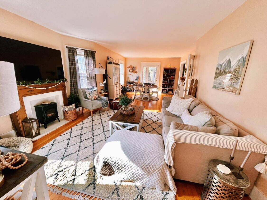 22 Hinsdale St, Rochester, NY 14620 Townhome Rentals in Rochester NY