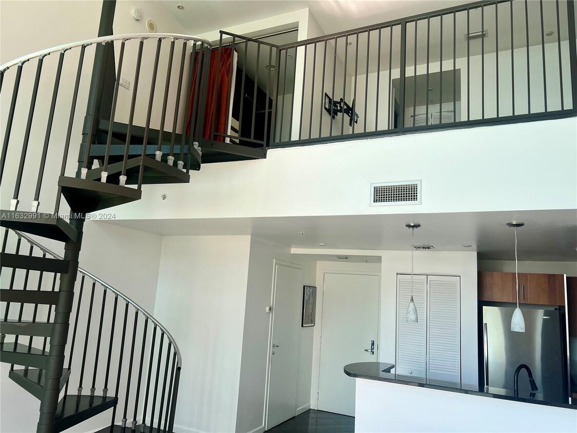 Foto principal - 300 S Biscayne Blvd