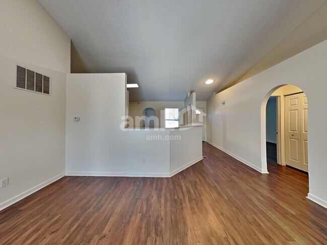 Foto del edificio - 7037 Crescent Boat Ln
