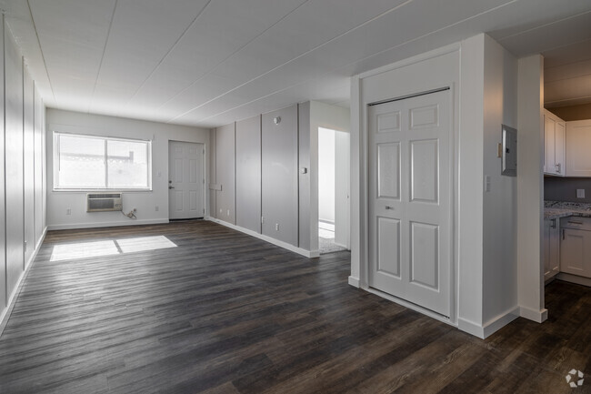 1BD, 1BA - 630SF - RENOVATED - Wyoga Place Apartments - B08