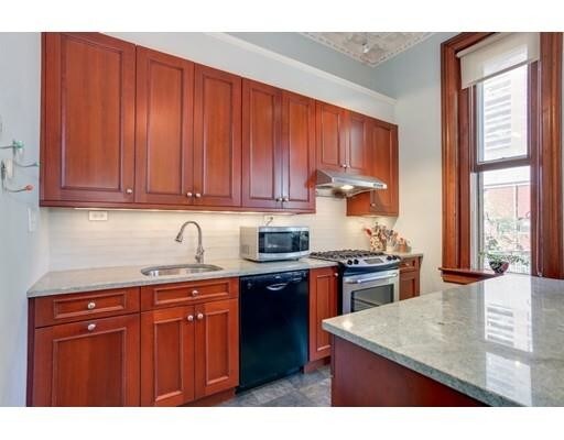 Building Photo - 28 Upton St