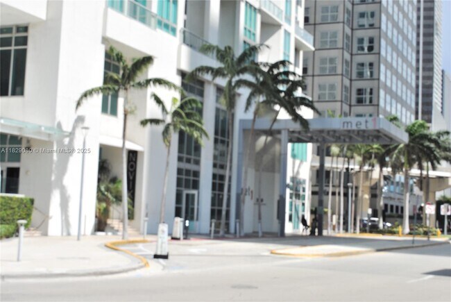 Foto del edificio - 300 S Biscayne Blvd