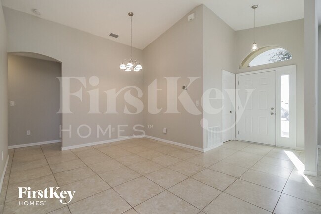 Foto del edificio - 1319 Macon Dr