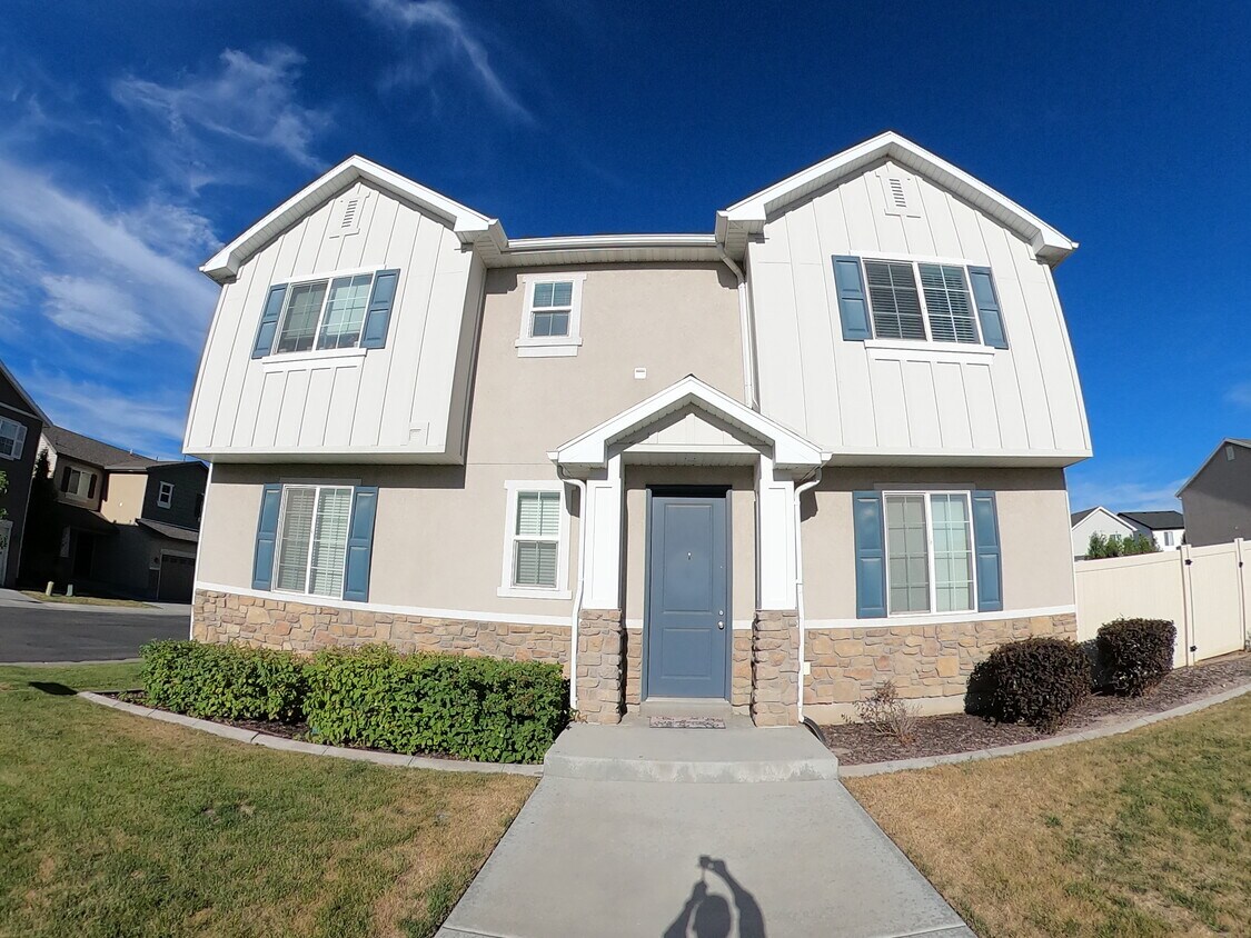 Primary Photo - 903 W Edinburgh Dr
