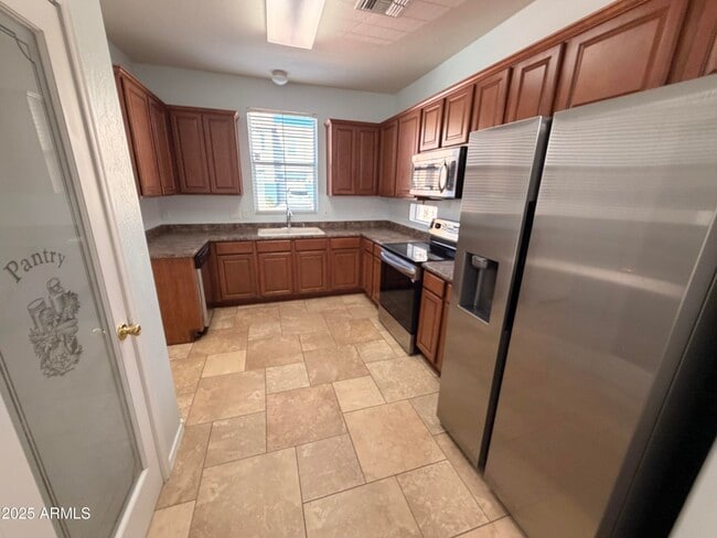 Building Photo - 10027 W Payson Rd