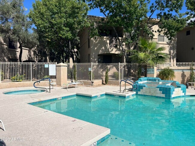 Foto del edificio - 9550 E Thunderbird Rd