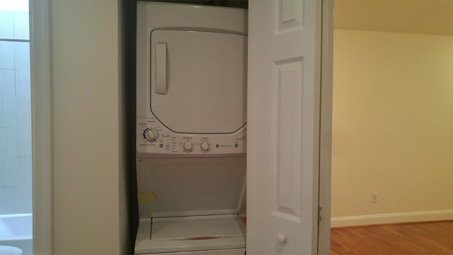 Building Photo - 1911 M St NE