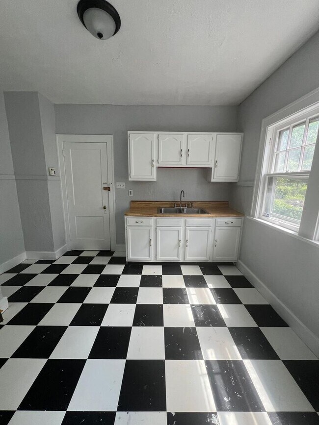 Foto del edificio - 1639 Avalon Rd