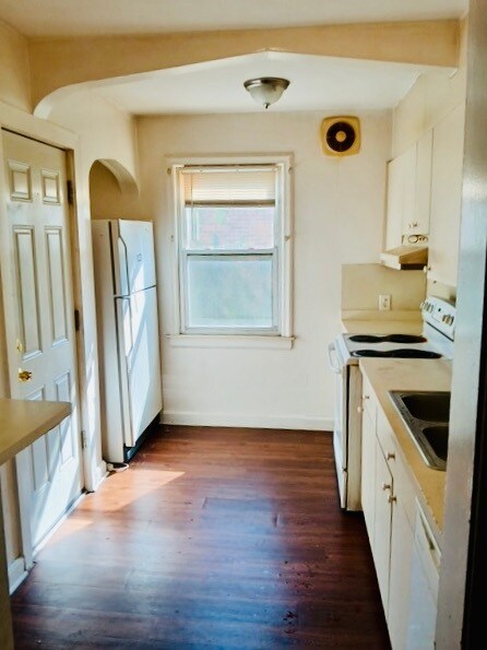 Foto del edificio - 8161 Robson St