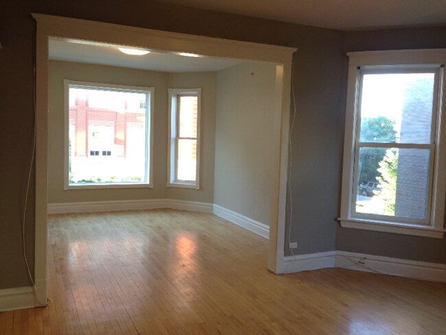 Building Photo - 3107 W Belden Ave